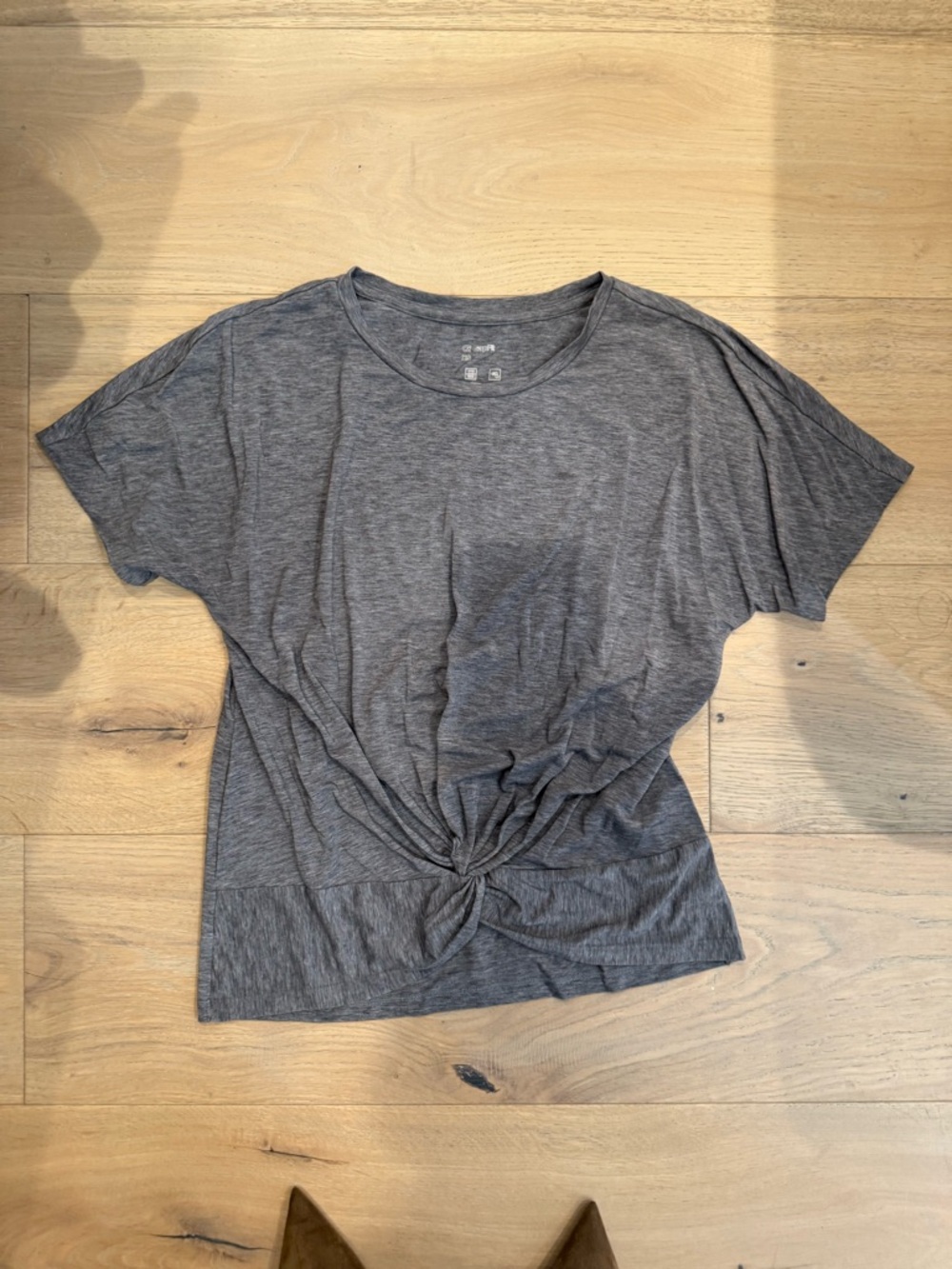 Women's Casual Twist-Front Tee -GAP XS